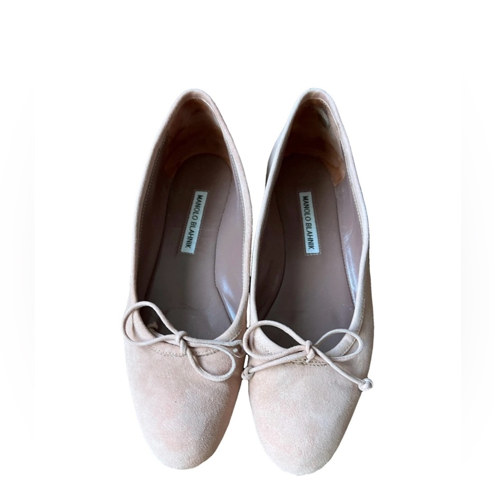 Manolo Blahnik Women's Tan Suede Flats
